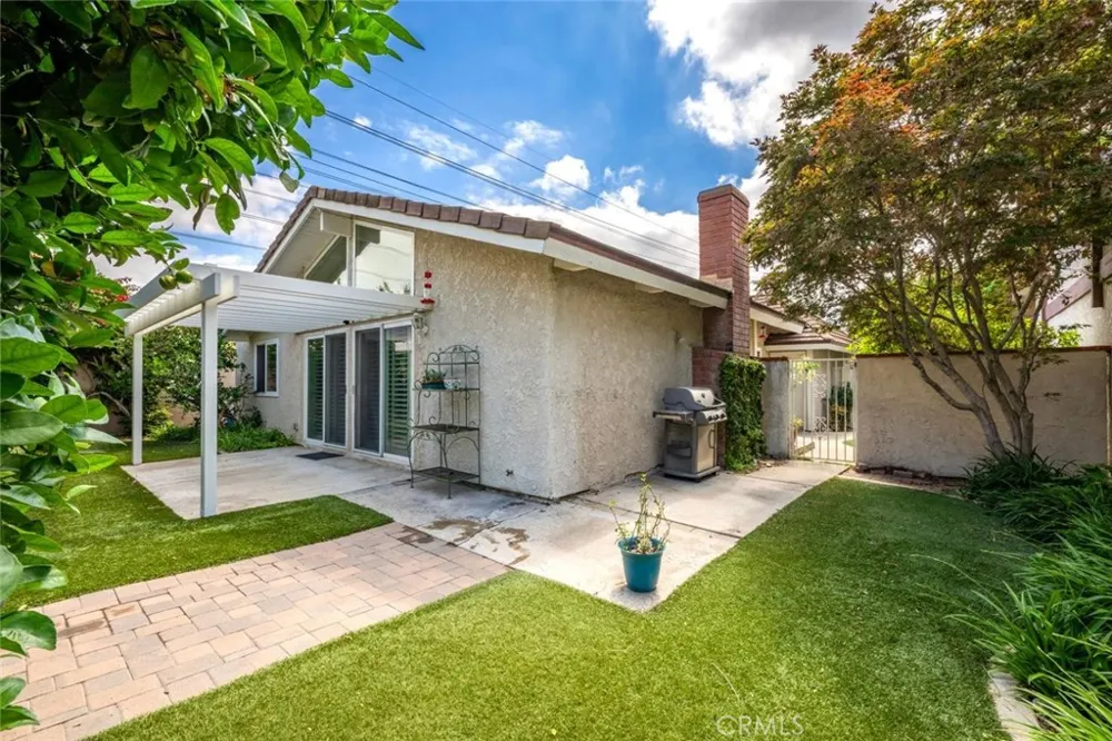 9 Badger Pass Irvine, CA 92604