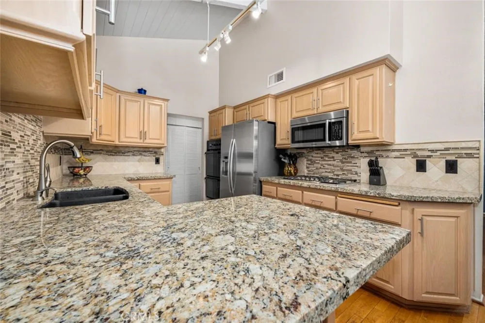 9 Badger Pass Irvine, CA 92604