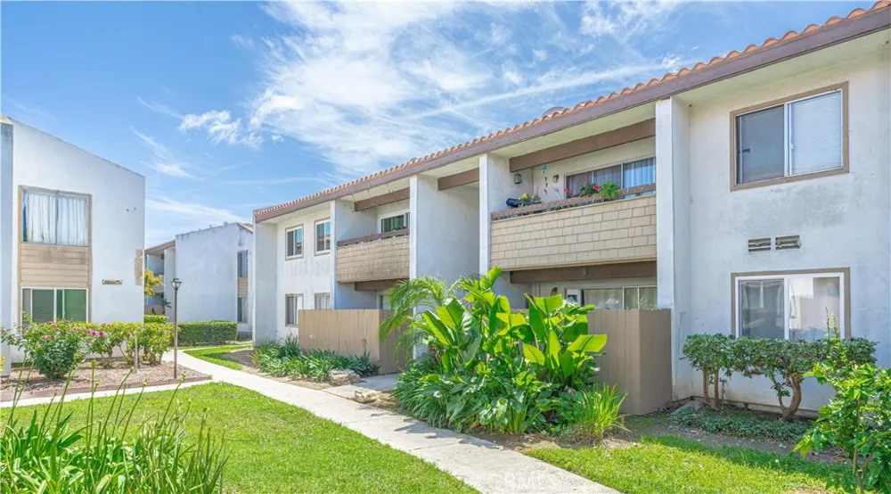 2511 W Sunflower #L3 Santa Ana, CA 92704