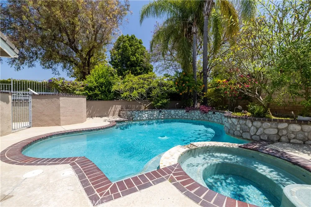 5710 Via Del Potrero Yorba Linda, CA 92887