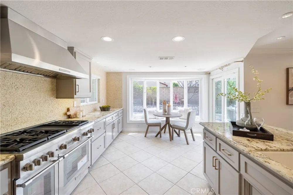 5710 Via Del Potrero Yorba Linda, CA 92887