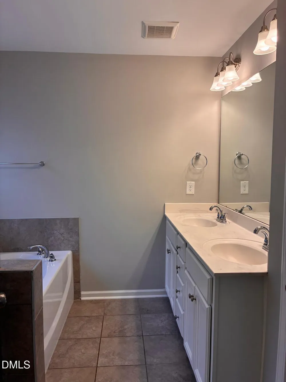 112 W Copenhaver Drive Clayton, NC 27527