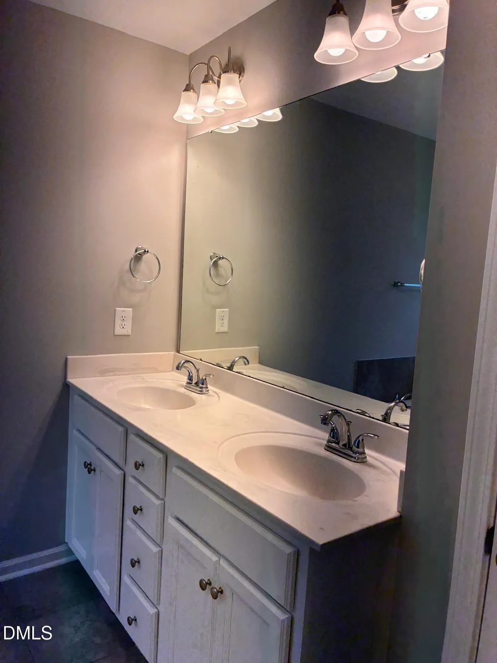 112 W Copenhaver Drive Clayton, NC 27527