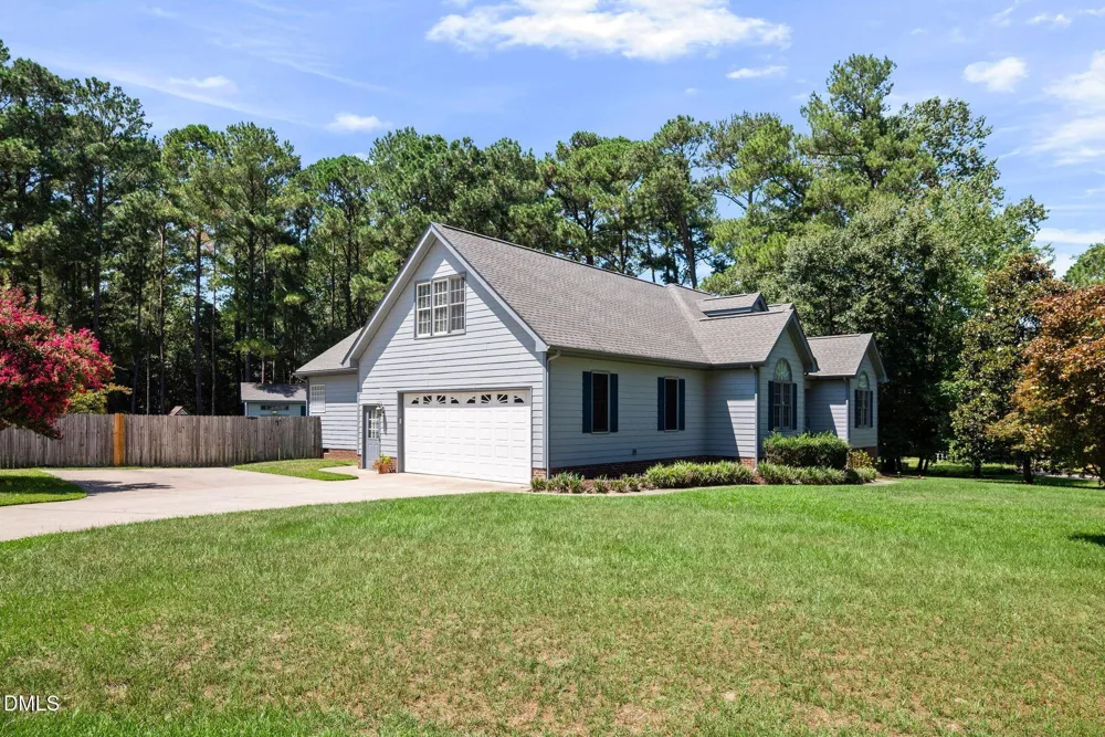 400 La Vista Court Benson, NC 27504