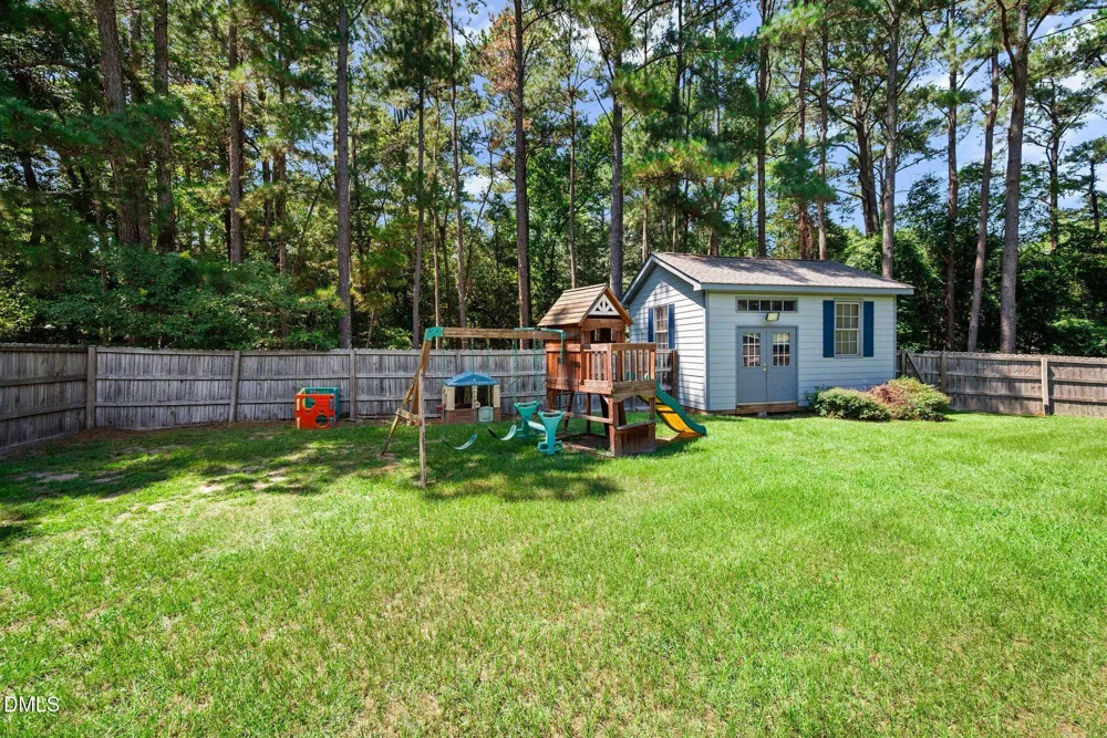 400 La Vista Court Benson, NC 27504