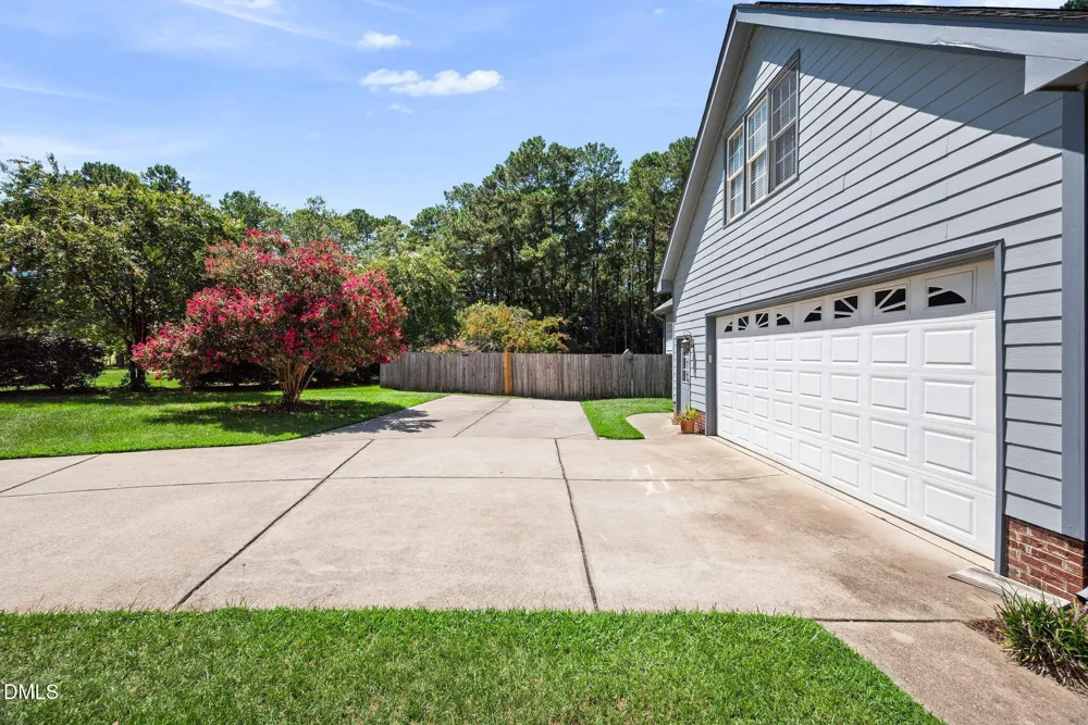 400 La Vista Court Benson, NC 27504