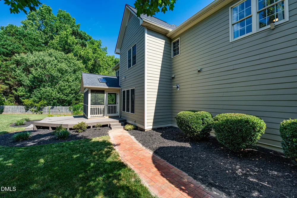 105 Silk Leaf Court Cary, NC 27518