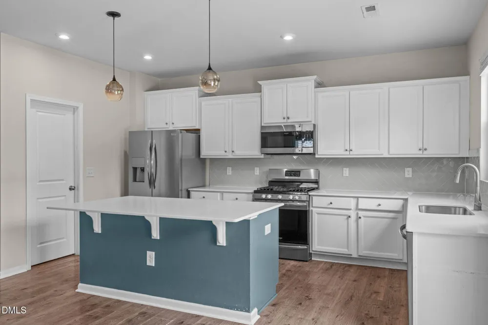 320 W Copenhaver Drive Clayton, NC 27527