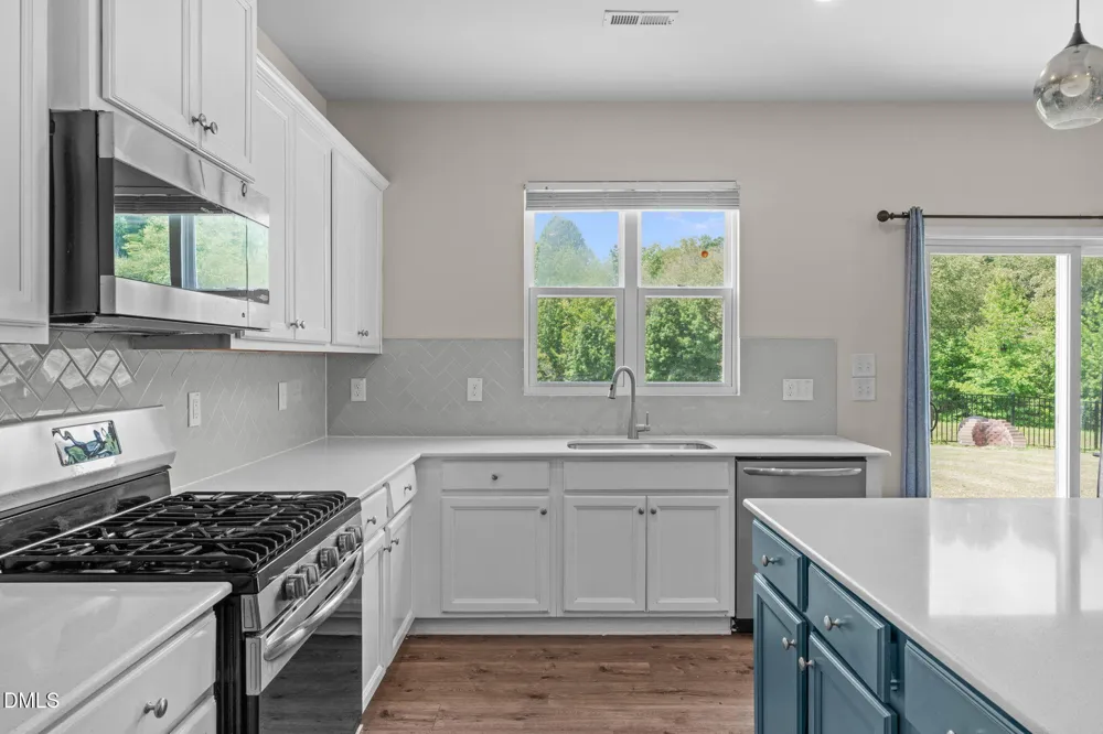 320 W Copenhaver Drive Clayton, NC 27527