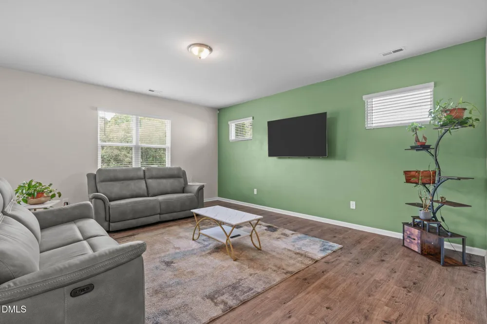 320 W Copenhaver Drive Clayton, NC 27527