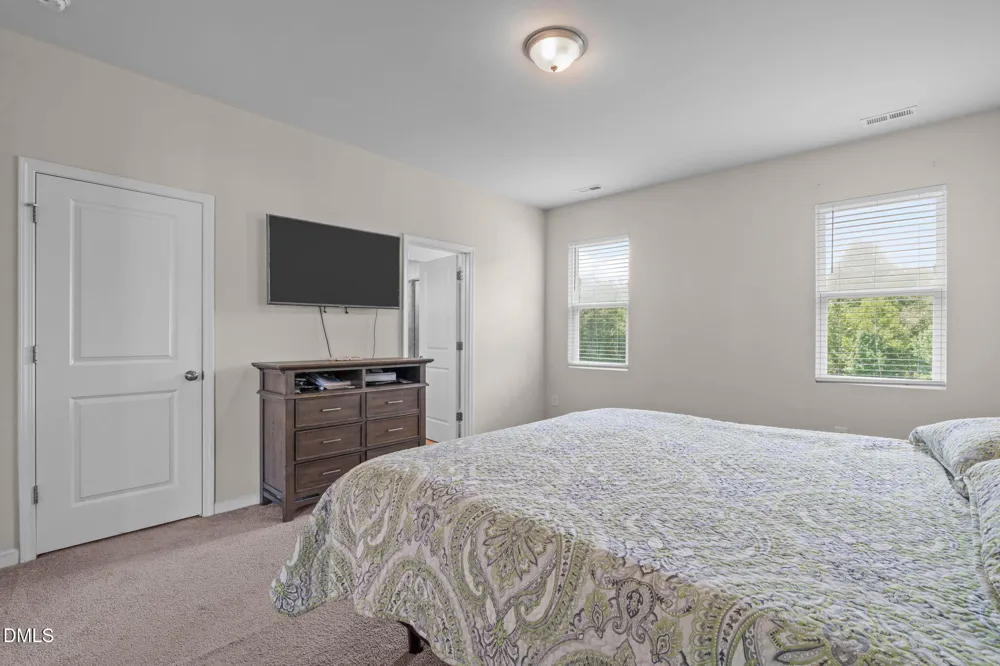 320 W Copenhaver Drive Clayton, NC 27527