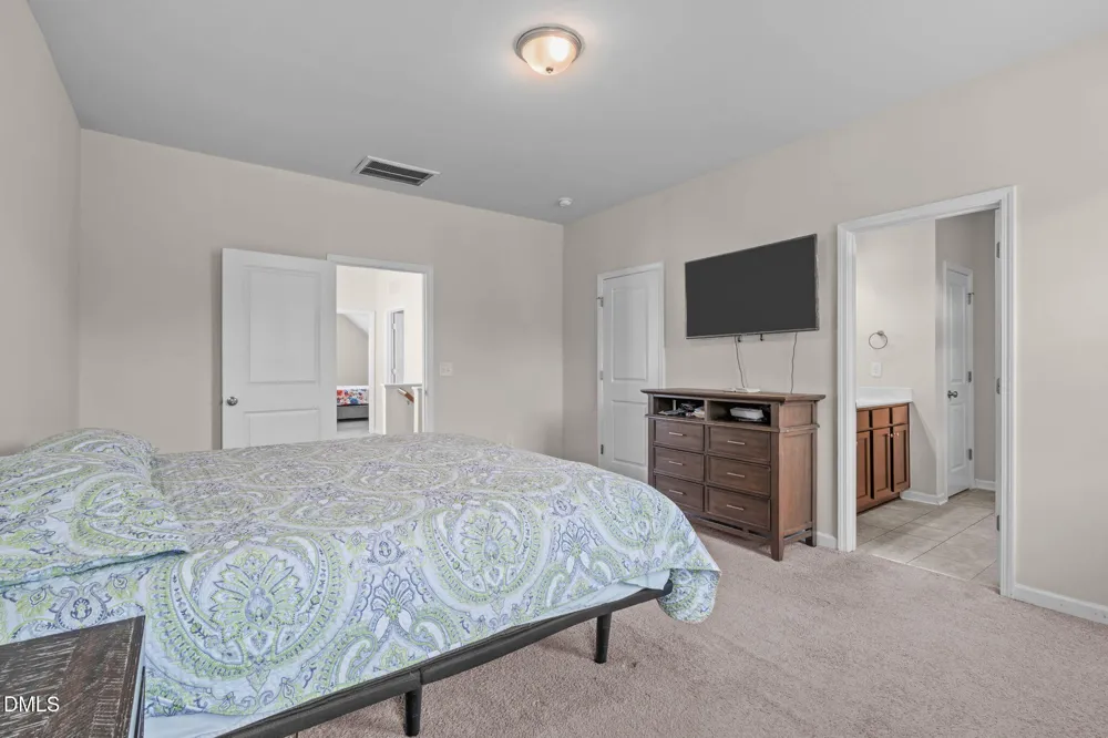 320 W Copenhaver Drive Clayton, NC 27527
