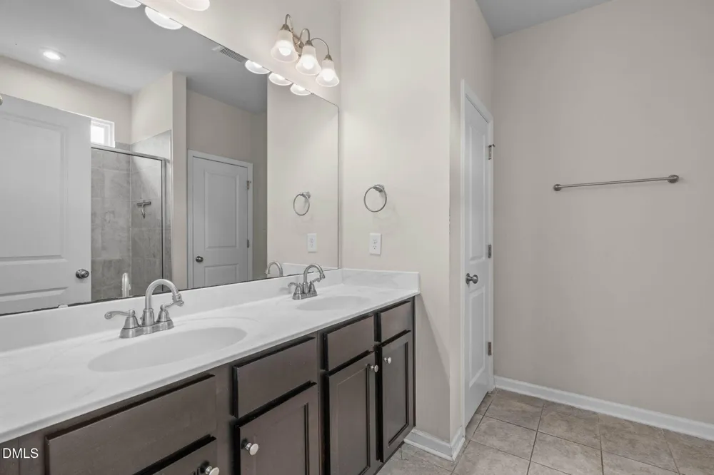 320 W Copenhaver Drive Clayton, NC 27527