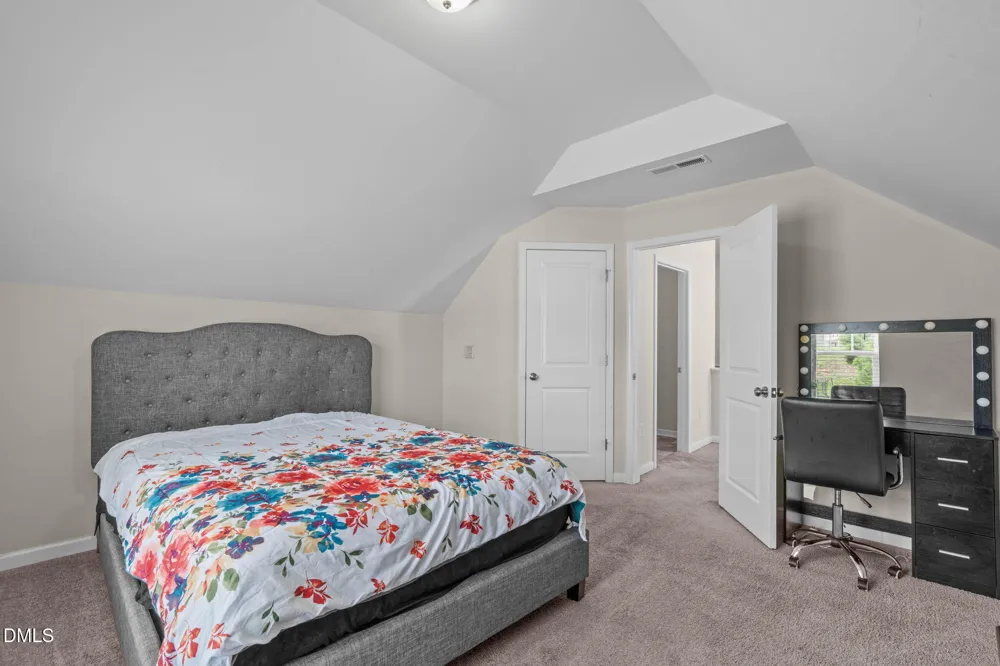 320 W Copenhaver Drive Clayton, NC 27527
