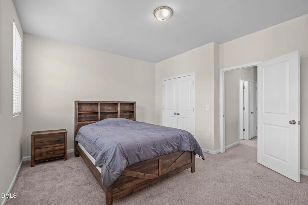 320 W Copenhaver Drive Clayton, NC 27527