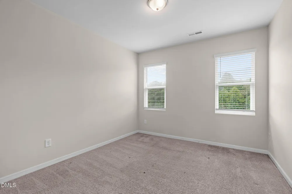 320 W Copenhaver Drive Clayton, NC 27527