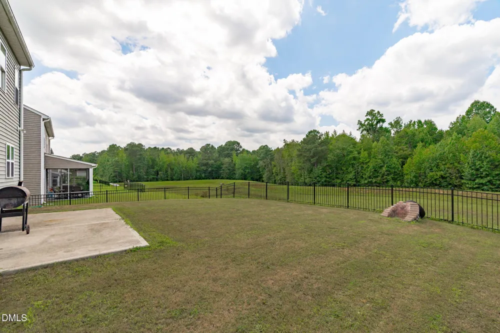 320 W Copenhaver Drive Clayton, NC 27527
