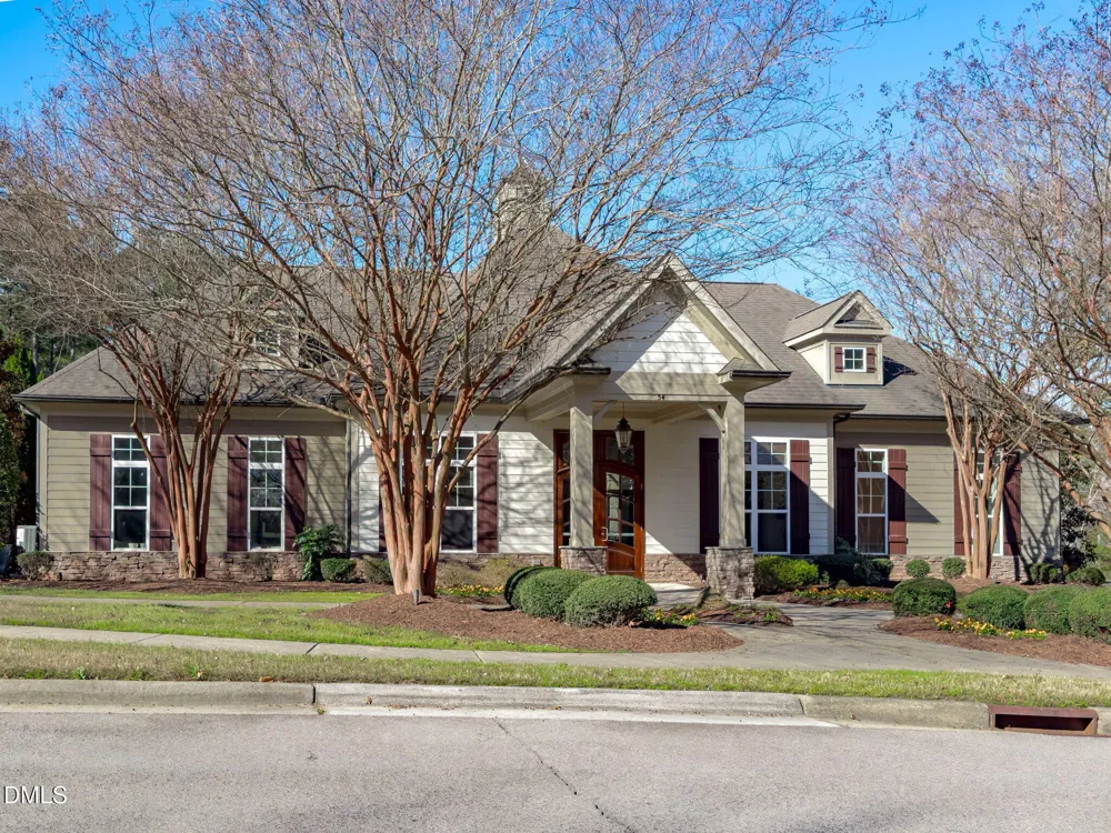 320 W Copenhaver Drive Clayton, NC 27527