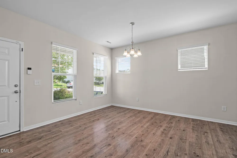 320 W Copenhaver Drive Clayton, NC 27527
