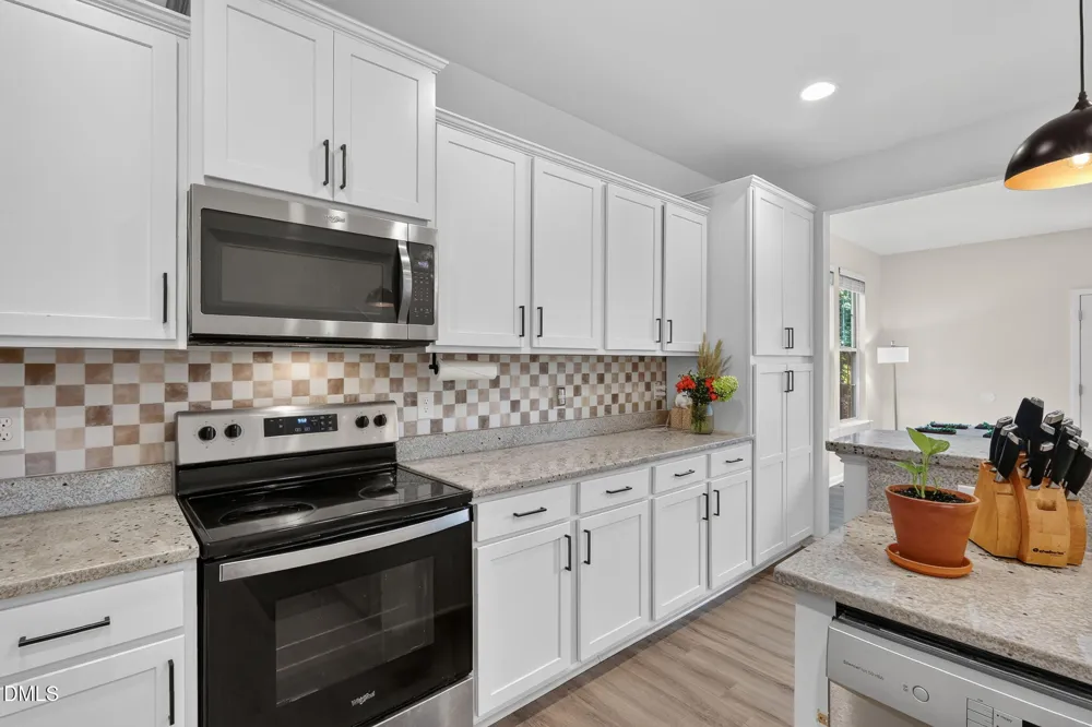 16 Hedgewick Drive Clayton, NC 27527