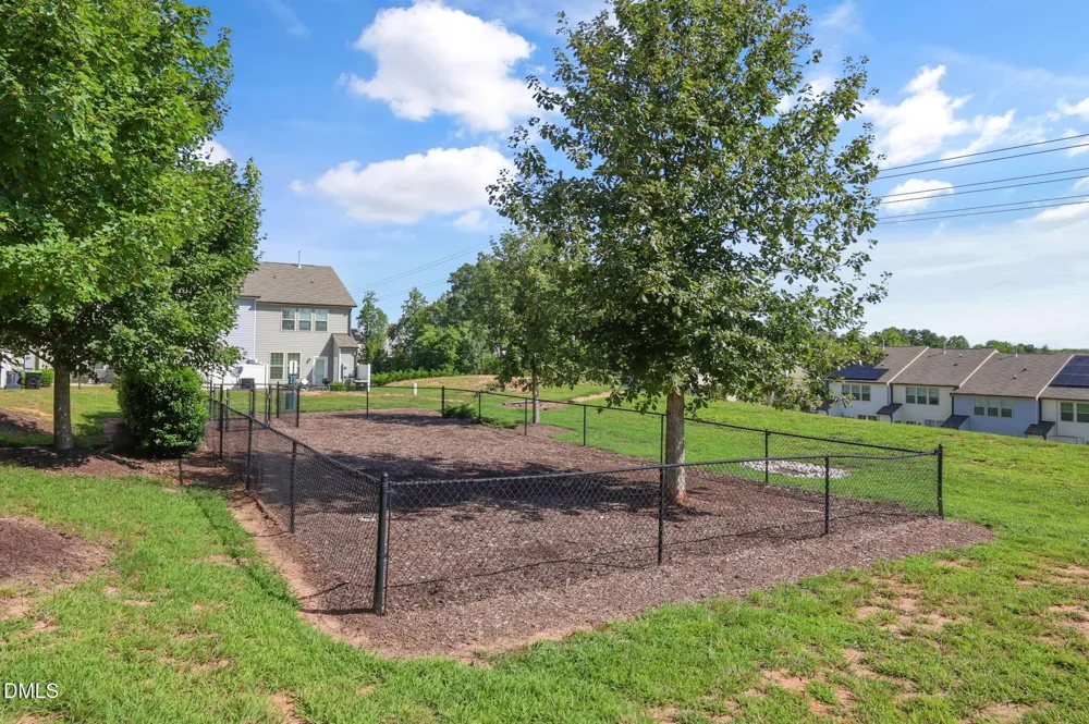 16 Hedgewick Drive Clayton, NC 27527