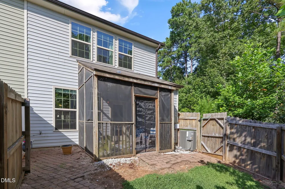 16 Hedgewick Drive Clayton, NC 27527