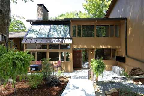 102 Arbutus Place