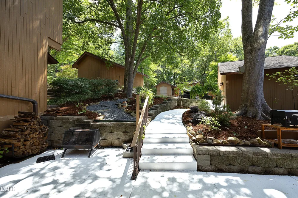 102 Arbutus Place Chapel Hill, NC 27517