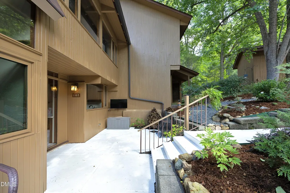 102 Arbutus Place Chapel Hill, NC 27517