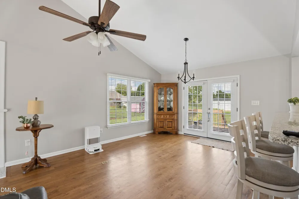3812 Longmeadow Drive Mebane, NC 27302
