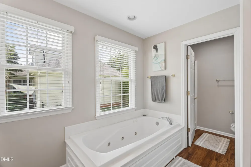 3812 Longmeadow Drive Mebane, NC 27302
