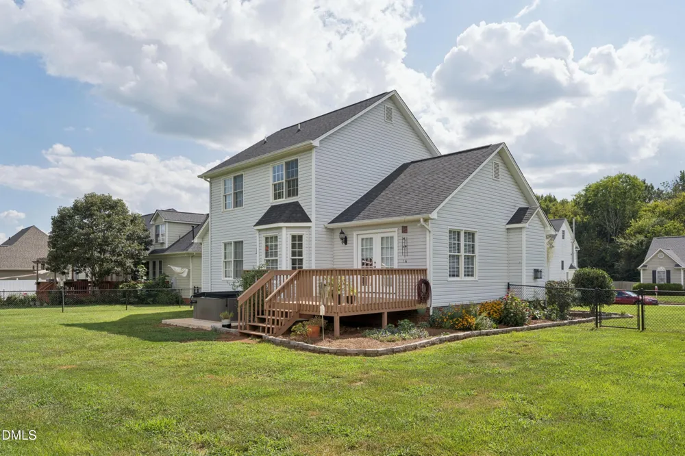3812 Longmeadow Drive Mebane, NC 27302