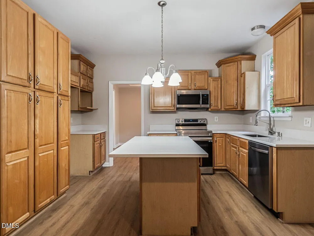 209 Leafgate Court Holly Springs, NC 27540