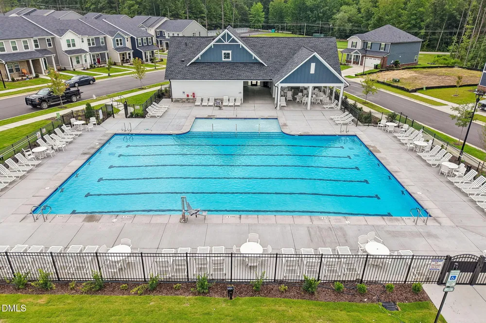 2432 Rosewood Bluff Drive Zebulon, NC 27597