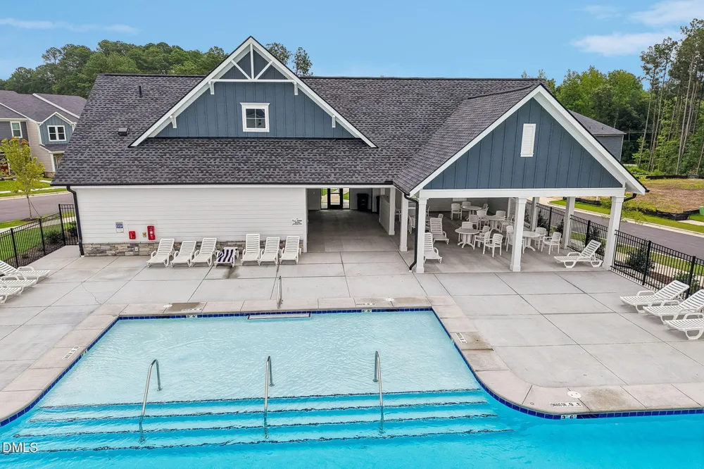 2432 Rosewood Bluff Drive Zebulon, NC 27597