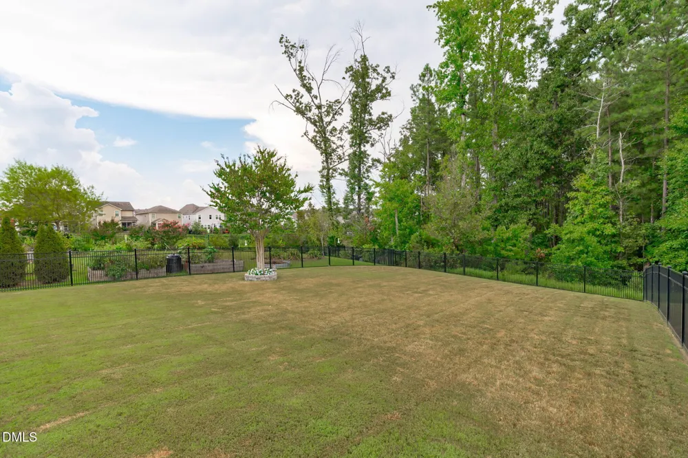 425 Oaks End Drive Holly Springs, NC 27540