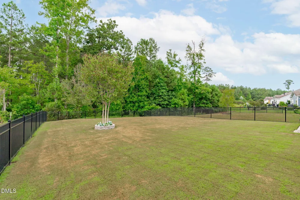425 Oaks End Drive Holly Springs, NC 27540