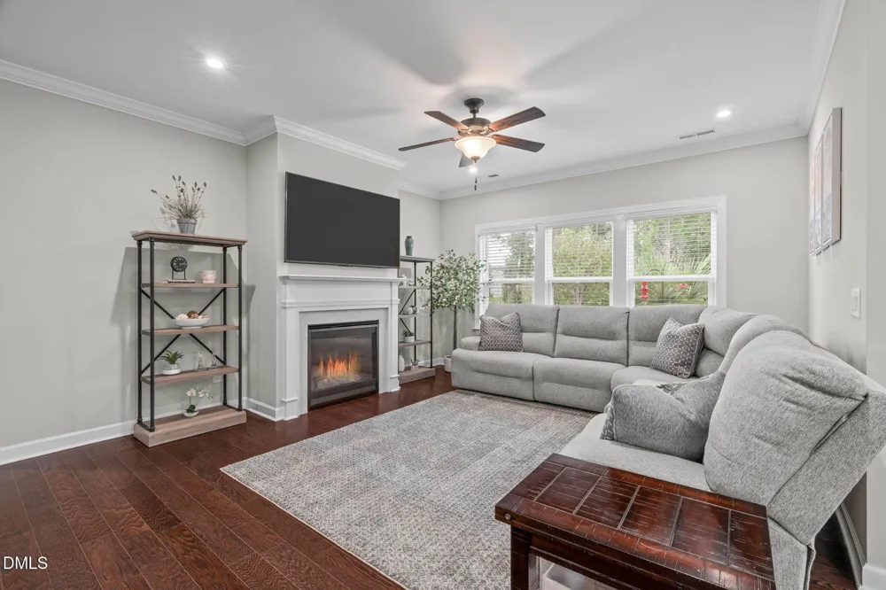 425 Oaks End Drive Holly Springs, NC 27540