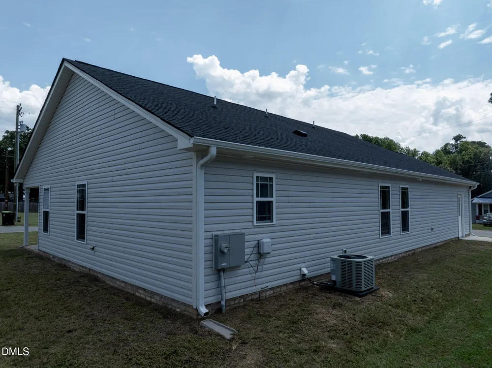 103 E Allen Street Four Oaks, NC 27524