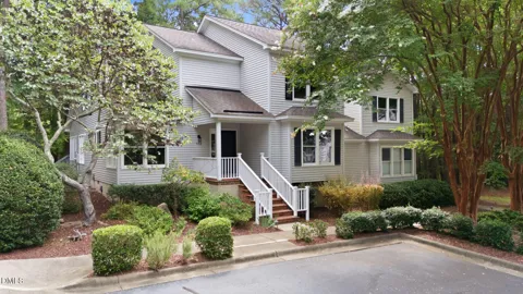 552 Weathersfield