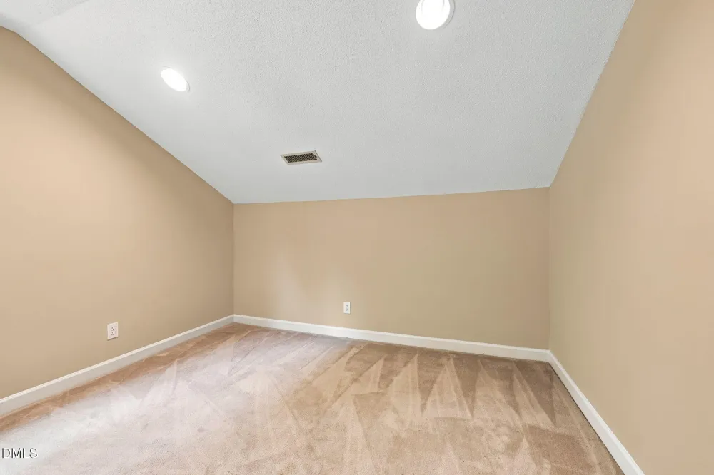 552 Weathersfield Pittsboro, NC 27312