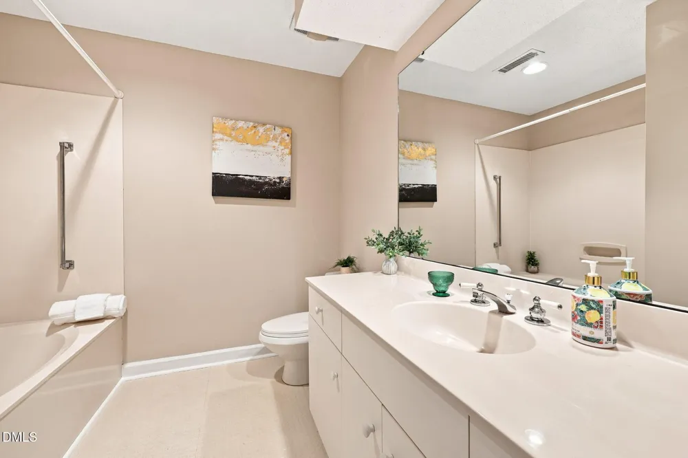 552 Weathersfield Pittsboro, NC 27312