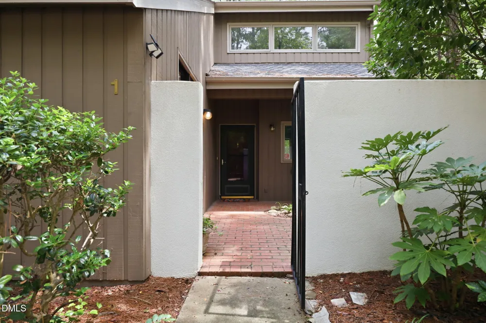 1 Banstead Place Chapel Hill, NC 27517