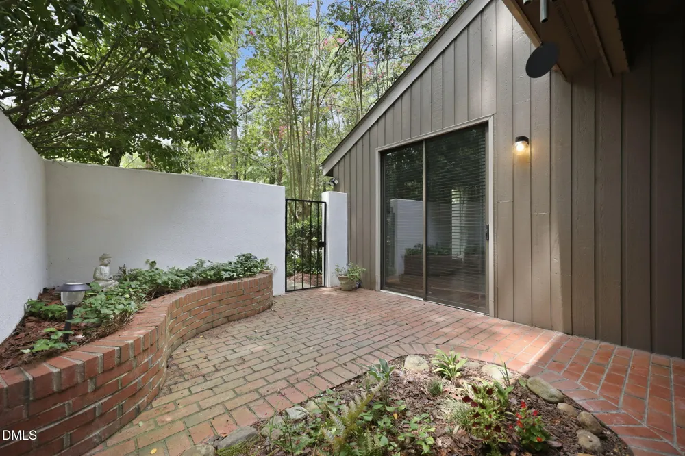 1 Banstead Place Chapel Hill, NC 27517