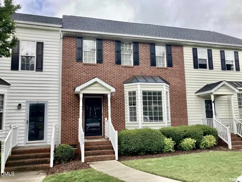 803 Knightsborough Way