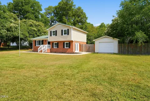 2506 Meadow Drive