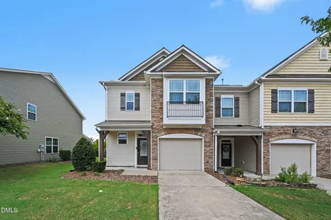 1025 Historic Circle