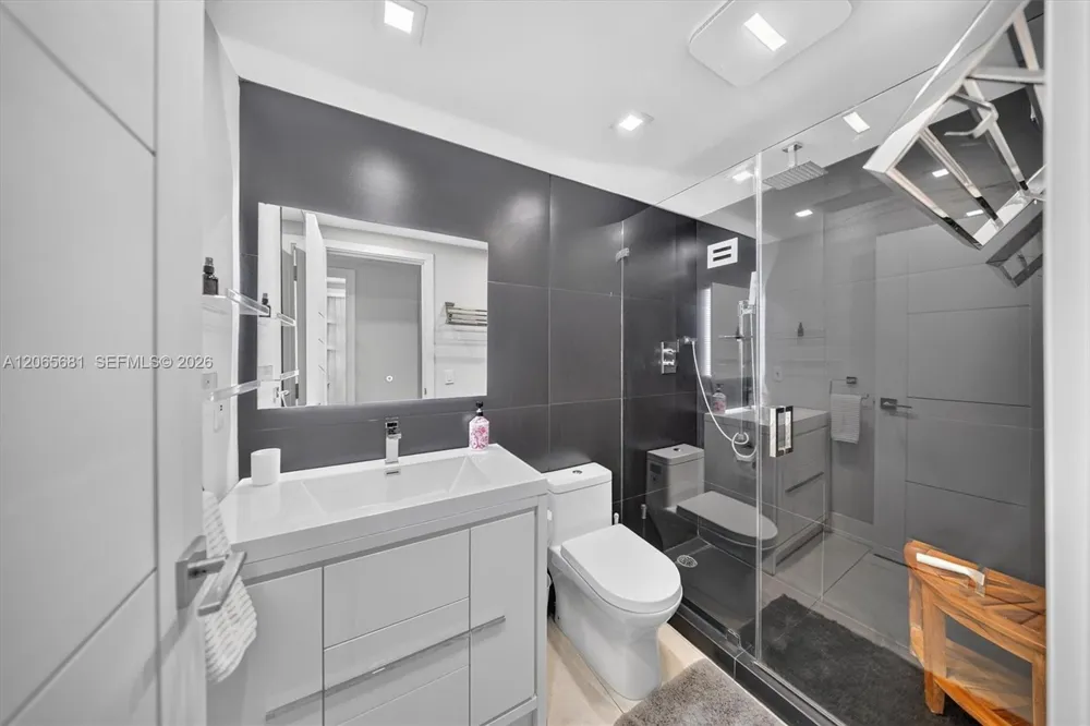10185 Collins Ave #1223 Bal Harbour, FL 33154