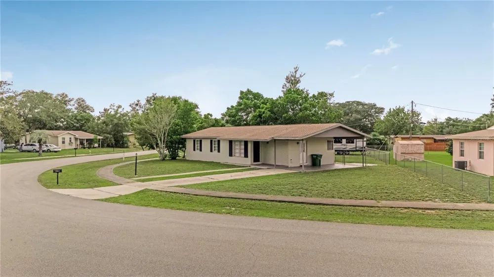 962 ROCKHILL STREET Deltona, FL 32725