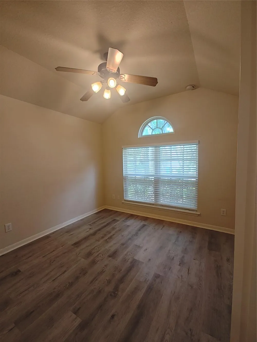 10918 Tattershall Lane Missouri City, TX 77459